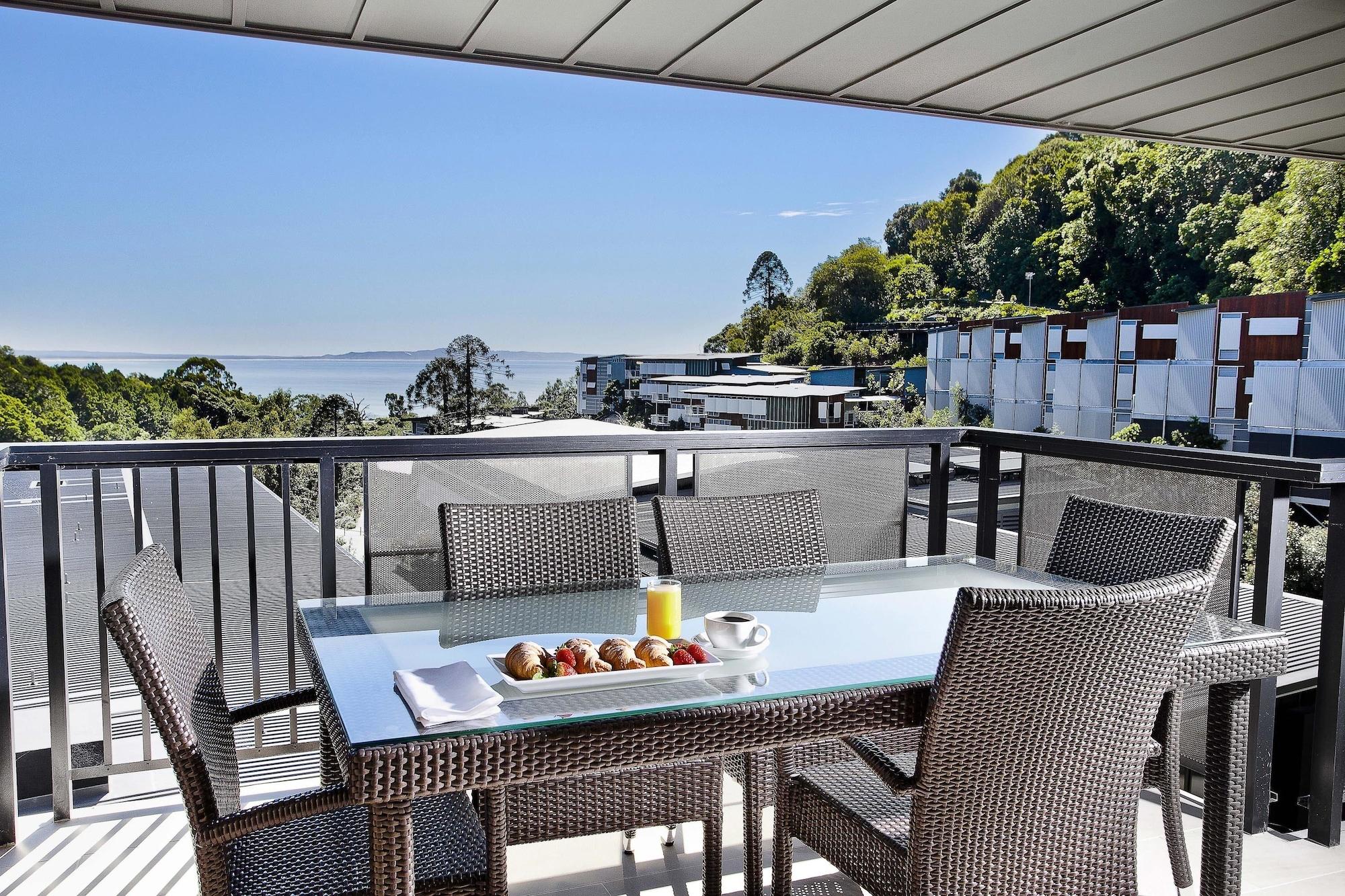 帕帕斯努萨度假村及别墅 外观 照片 A balcony with a retractable awning